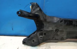 Подрамник двигателя для Mitsubishi Outlander 2011 года на фотографиях