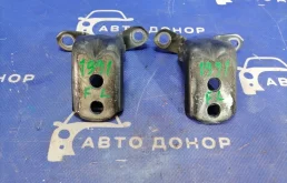 петли двери NISSAN SERENA C26 MR20DD F 824204P00A, 824214P00A