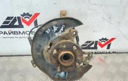 поворотный кулак toyota corolla 2005 ZZE120 4ZZFE