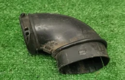 Воздухозаборник Ford Kuga 1 2010 30677340 2.5 HYDB