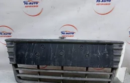 Решетка в бампер Ford Focus 3 2012 BM5117757AFW ХЕТЧБЭК 1.6 IQDB 105 Л.С., передняя
