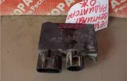 Реостат вентилятора охлаждения Toyota Corolla 2012 8925712010 ADE150 1ZR