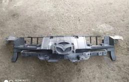 Решетка радиатора MAZDA Mazda3 BL