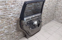 Дверь задняя левая для Audi Q7 2006 года на фотографиях