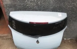 Крышка багажника Renault Megane 2002-2009 7751474292