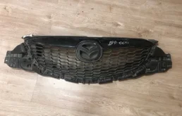 Решетка радиатора Mazda CX-5 2015-2017 KD4550712, передняя
