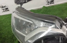 Фара галоген Toyota RAV4 2015-2019 8113042650 40, правая