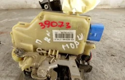 Замок двери Volkswagen Touareg 2003-2010 3D1837016C, передний правый