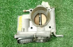 Дроссельная заслонка Mazda 3 2001-2010 ZJ2013640A ZY Z6