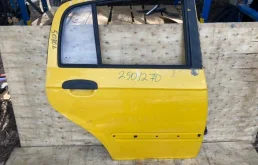 Дверь Hyundai Getz 2002-2011 770041C020, задняя правая