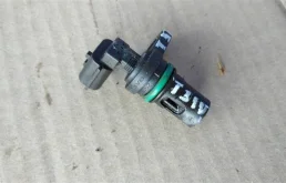 Датчик положения коленвала для Nissan X-Trail на фотографиях