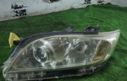Фара галоген Toyota RAV4 2010-2012 NO 30, левая