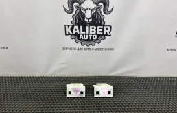 Петля двери Volvo XC90 2010 30784903 2.4 D5244T4, передняя левая