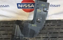 Подкрылок Nissan Pathfinder 2010 76748EB300 R51 YD25, задний правый