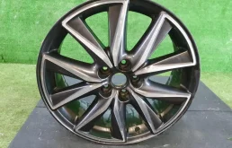 Диск колесный литой для Mazda CX 5 2022 года на фотографиях