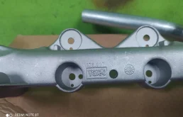 Трапеция стеклоочистителей для Audi Q7 2009 года на фотографиях