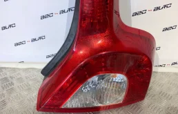 Фонарь правый для Volvo C30 на фотографиях