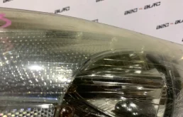 Фара правая для Volvo C30 2007 года на фотографиях