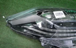 Фара ксенон левая для Toyota Alphard на фотографиях