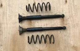 Пружина амортизатора задняя для Mazda CX 5 2015 года на фотографиях