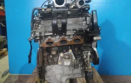 Двигатель без навесного для Mitsubishi Pajero 2003 года на фотографиях