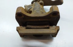 Суппорт задний левый для Mazda CX 5 2018 года на фотографиях