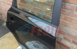 Двери для Audi Q7 2008 года на фотографиях