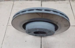 Диски тормозные задние (комплект) для Mercedes-Benz E class 2019 года на фотографиях