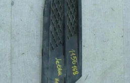 Решетка радиатора левая для Volkswagen Jetta на фотографиях