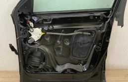 Дверь передняя правая для Audi Q3 на фотографиях