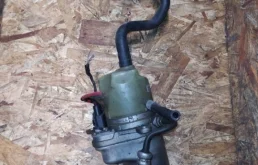 Насос ГУР для Volvo C30 2011 года на фотографиях