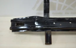 Усилитель заднего бампера для Hyundai Solaris 2011 года на фотографиях