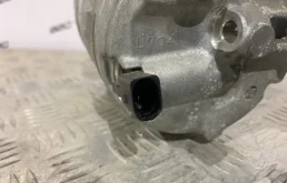 Компрессор кондиционера для Volkswagen Passat 2010 года на фотографиях