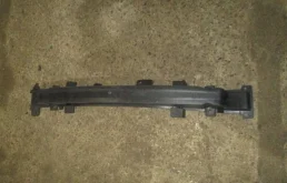 Усилитель заднего бампера для Hyundai Solaris на фотографиях