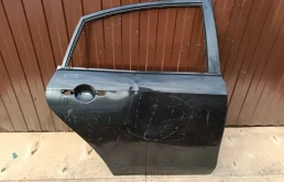Дверь задняя правая для Nissan Almera на фотографиях