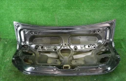 Крышка багажника для Toyota Corolla на фотографиях