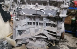 Двигатель для Nissan Serena 2006 года на фотографиях