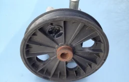 Насос вариатора для Volvo XC90 2003 года на фотографиях