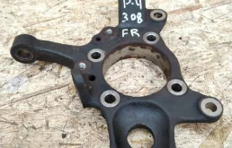 Кулак поворотный правый для Mitsubishi Pajero на фотографиях