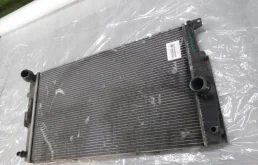 Радиатор охлаждения ДВС для BMW 3er 2018 года на фотографиях