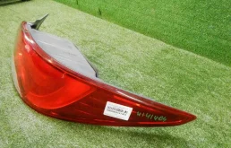 Фонарь внешний правый для Hyundai Solaris 2017 года на фотографиях