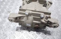 Редуктор переднего моста для Kia Sorento 2005 года на фотографиях