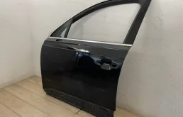 Накладка на дверь передняя левая для Audi Q7 2015 года на фотографиях