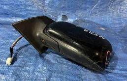 Стекла и зеркала для Toyota Corolla 2004 года на фотографиях