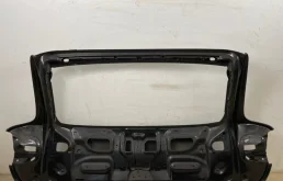 Дверь багажника для Audi Q7 2014 года на фотографиях