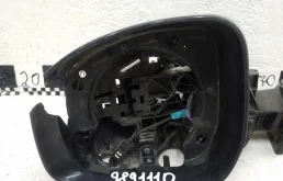 Стекла и зеркала для Land Rover Range Rover 2011 года на фотографиях