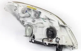 Фары для Toyota Corolla 2006 года на фотографиях