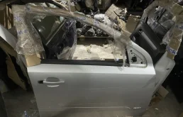 Усилитель бампера передний верхний для Opel Astra 2013 года на фотографиях