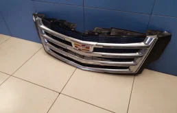 Решетка радиатора для Cadillac Escalade на фотографиях
