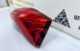 Фонарь внешний правый для Skoda Rapid на фотографиях